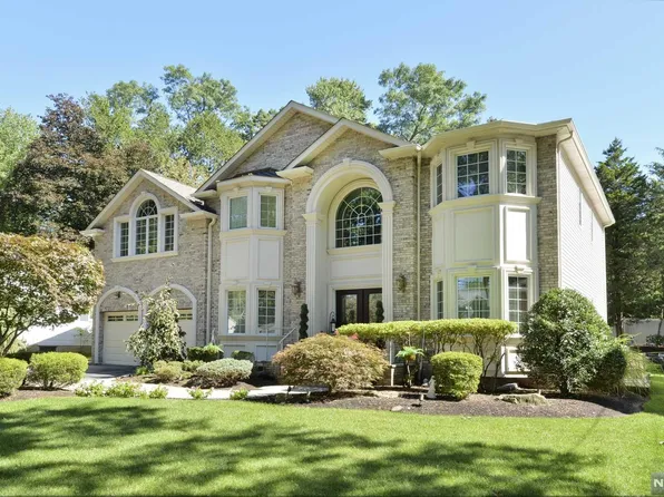 79 Benton Rd, Paramus, NJ 07652