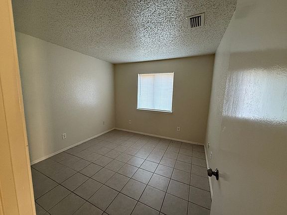 5th image of 1501 Oslo Dr