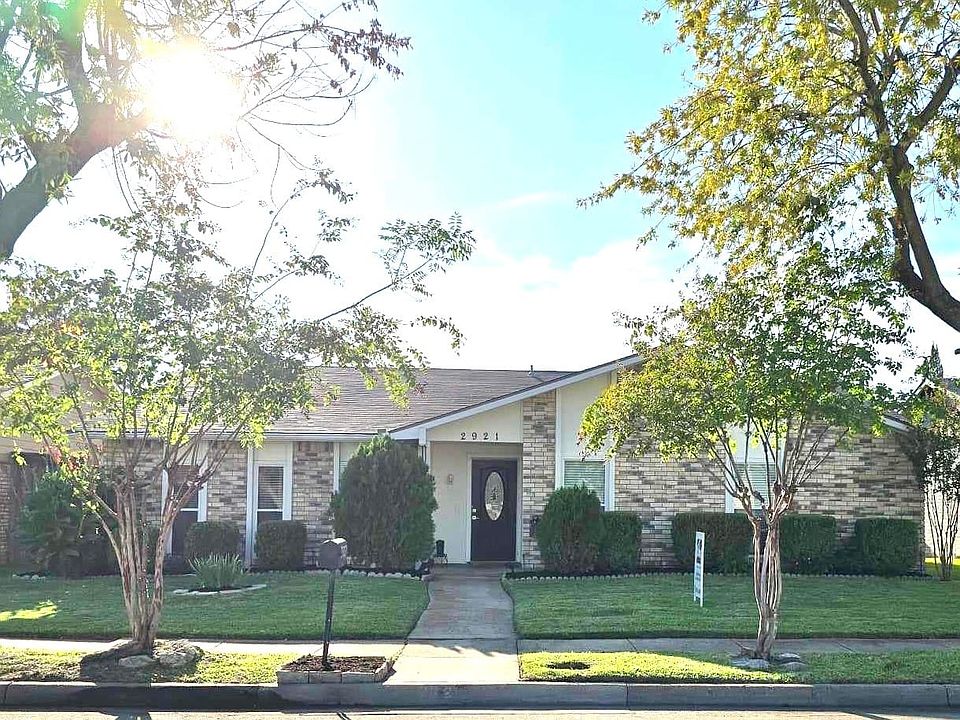 1st image of 2921 Winterberry Dr