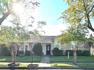 2921 Winterberry Dr, Carrollton, TX 75007