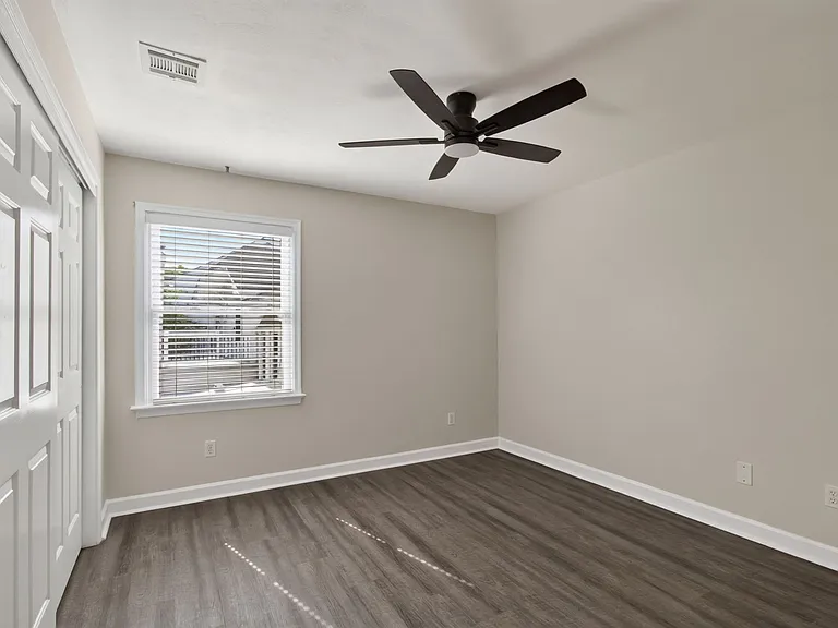 1040 Spotswood Ave — Photo 17
