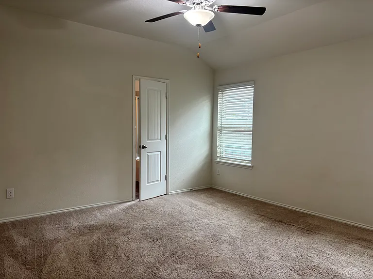 2065 Alamandine Ave — Photo 14