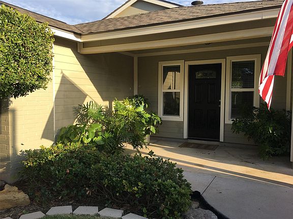 2nd image of 1403 Beth Ln
