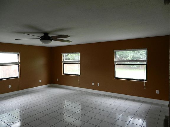 5th image of 505 NE 47th Ct