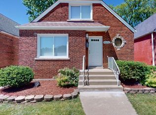 8626 S Dante Ave, Chicago, IL 60619