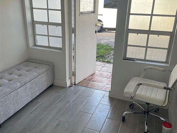 3rd image of 8508 SW 16th Court