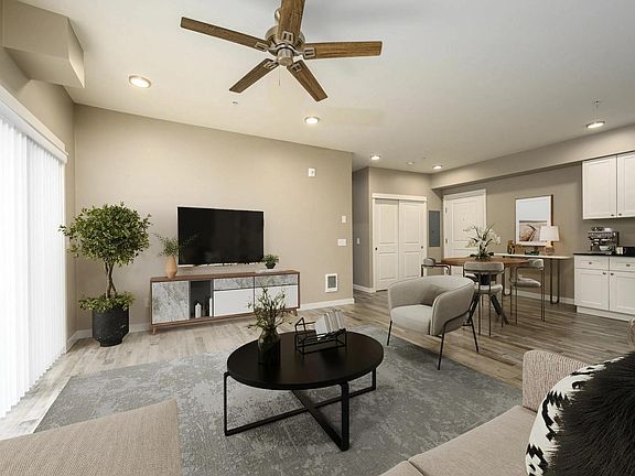 2nd image of 3815 Elwood Ave #516