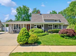2 Bridge Lane, Hicksville, NY 11801