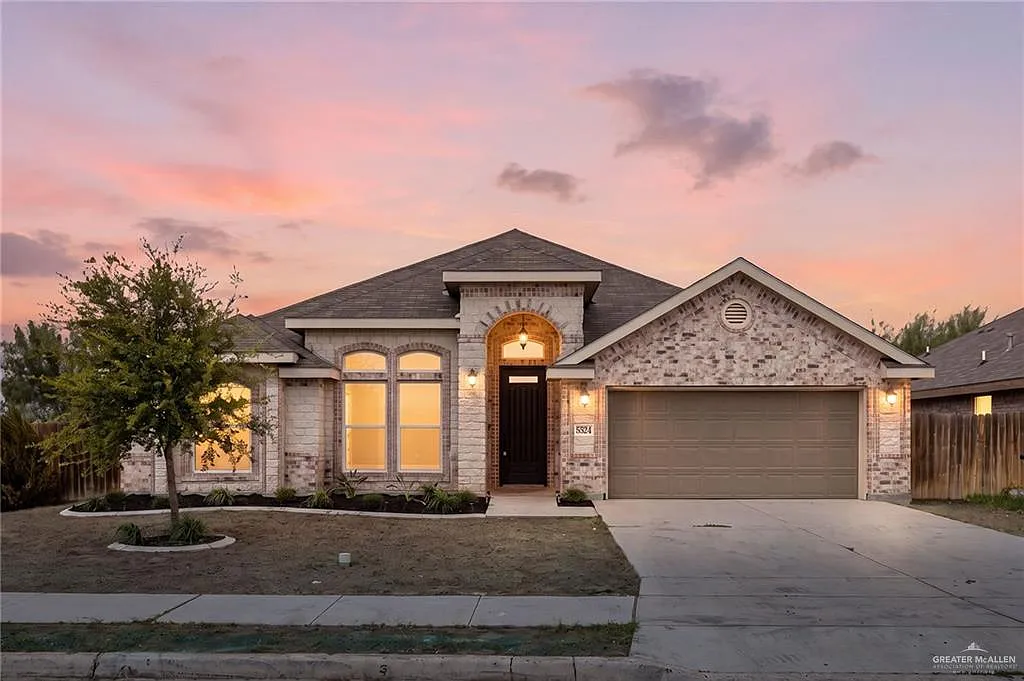 3 bed, 2.5 bath, 2167 sqft, $2,500 — Photo 2