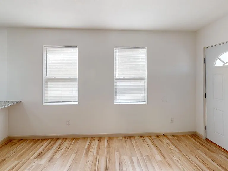 2405 Holly Ave #C — Photo 8