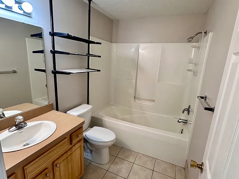 11511 Riverview Ct #4 — Photo 3