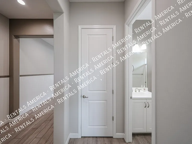 1829 E Saguaro Park Ln — Photo 45