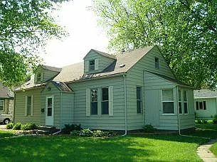 1005 E Military Ave — Photo 1