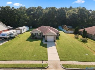279 Lazy Oak Dr, New Market, AL 35761