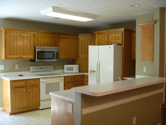 3rd image of 129 N Hidden Lake Dr