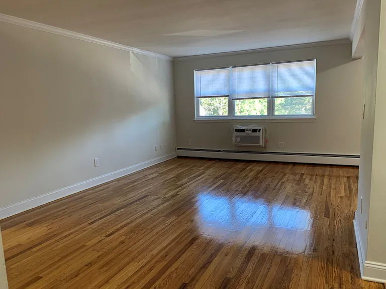 571 Park Ave #2D — Photo 4