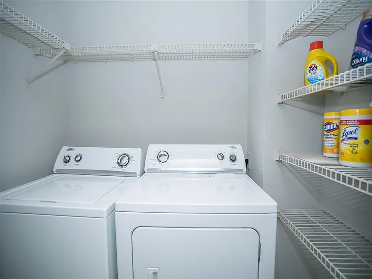 Model. Laundry Room.