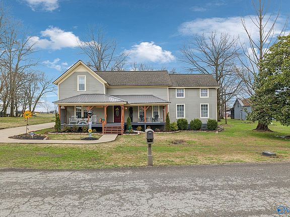 2nd image of 479 Elora Rd