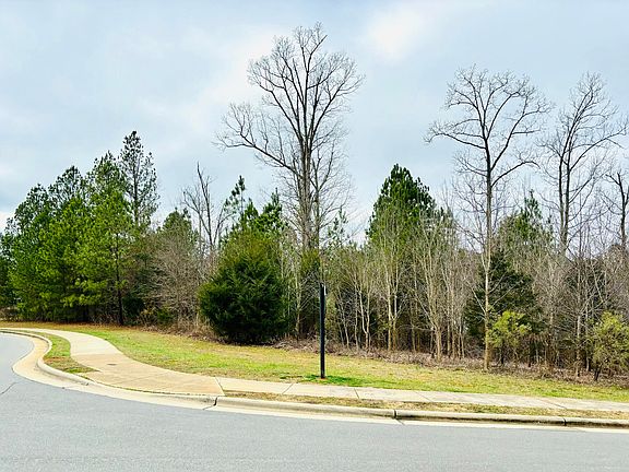 2nd image of 37 Colonial Trail Ct #643