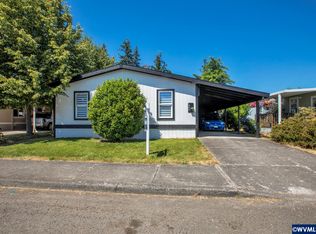 660 Village Dr #13, Molalla, OR 97038