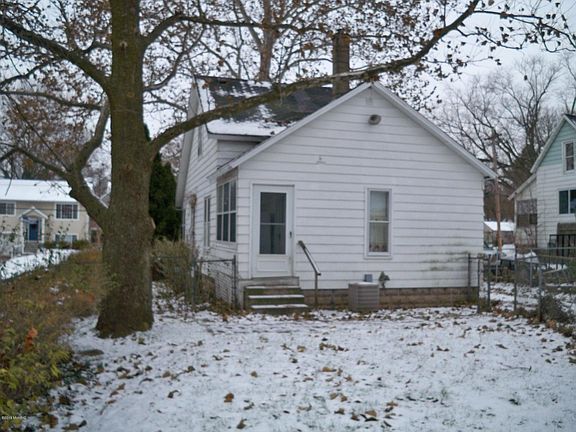 4th image of 2226 Hoyle Ave NW