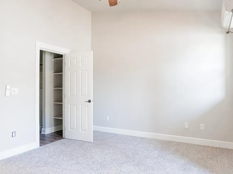 8701 SW Spruce St #14 — Photo 12