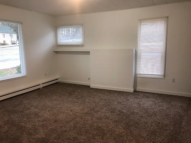 712 S Main St — Photo 12