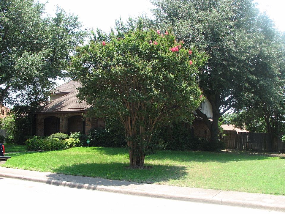 2nd image of 921 Worthington Dr