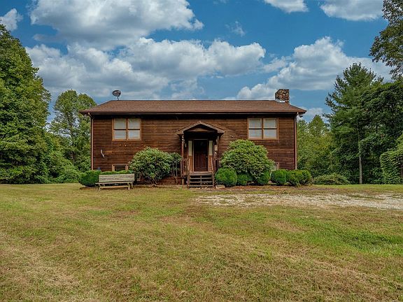 2nd image of 523 Mission Dr