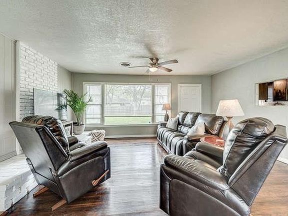 5th image of 3625 Kingsbury Ave