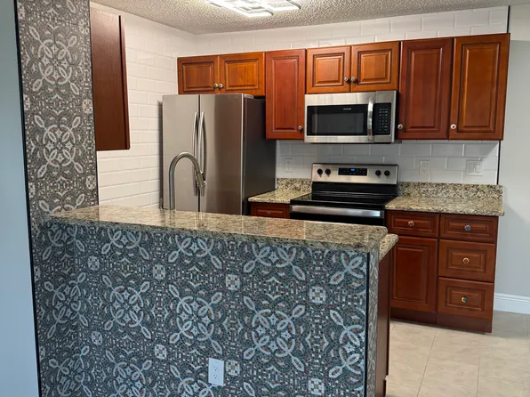 2561 Grassy Point Dr Unit 207, Lake Mary, FL 32746