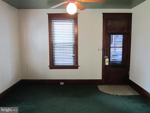 4th image of 2420 Penbrook Ave