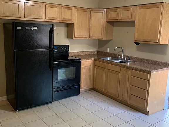 4th image of 1454 Standish Ave