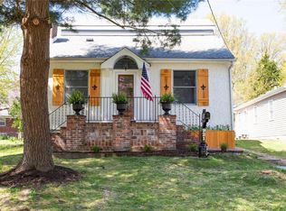 921 Gray Ave, Saint Louis, MO 63119