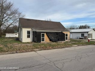 211 S Vienna Ave, Belle, MO 65013