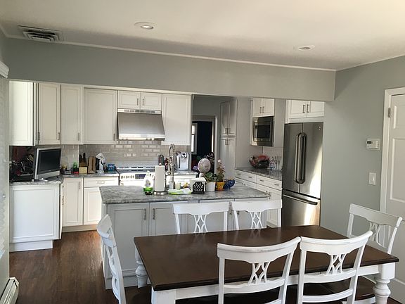 5th image of 83 Shepherd Ln