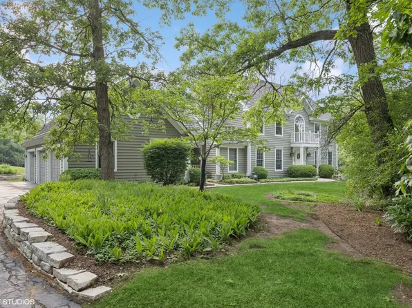 21712 N Old Farm Rd, Deer Park, IL 60010