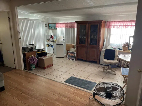 8630 SW 23rd Place, Davie, FL 33324