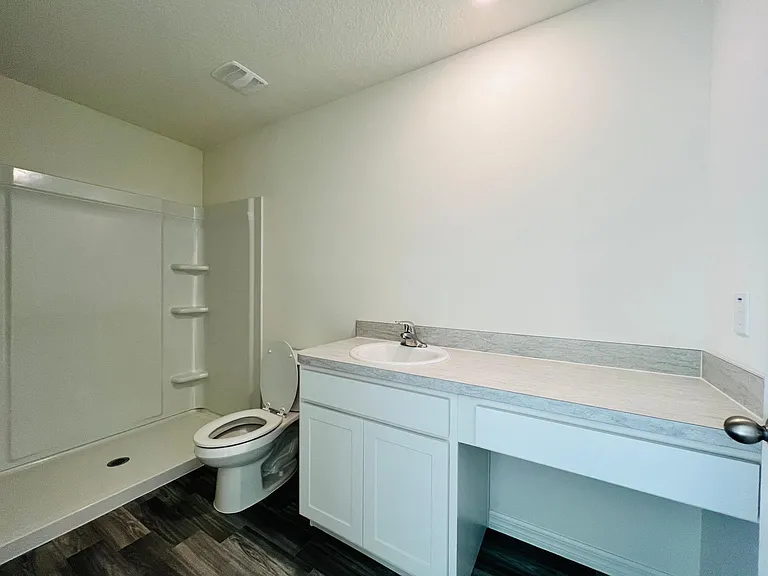 1094 Harlingen Rd SW — Photo 18