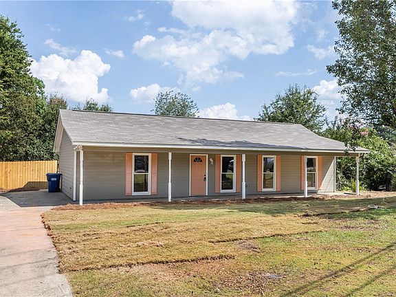 4th image of 369 Lee Road 219