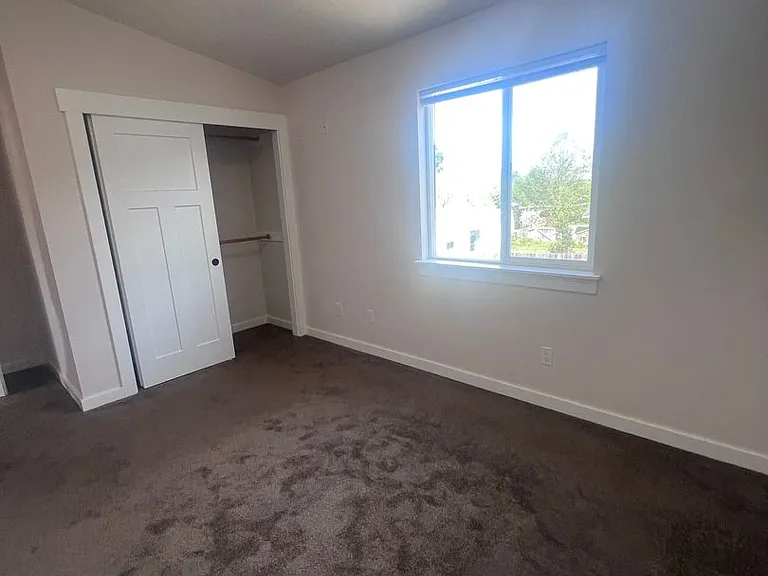 1809 Caroline Ave — Photo 12