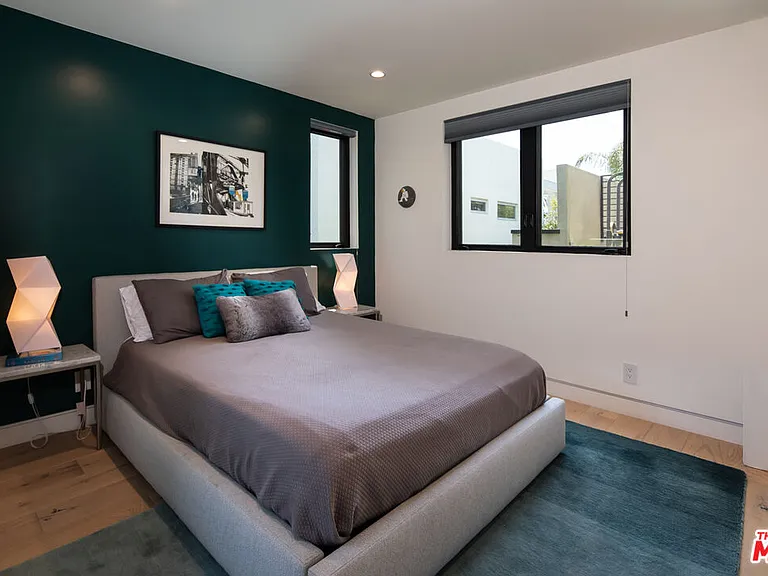 631 N Curson Ave — Photo 21