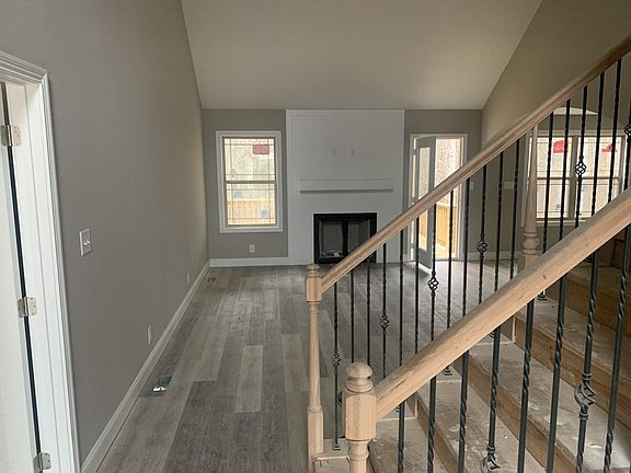 3rd image of 177 Glenstone Lot 177