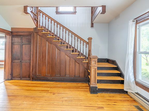 5th image of 3083 Greenbriar Rd