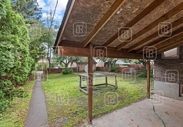 808 E Mission Ave — Photo 37