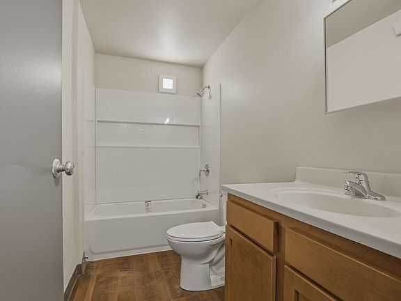 4th image of 11 9th Ave NE #3