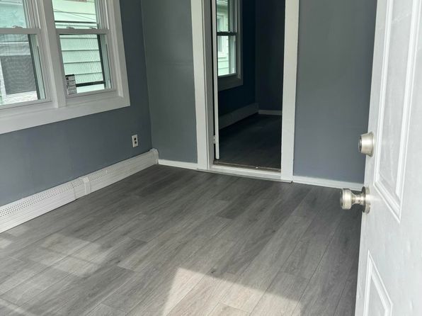 31 Saint James Pl #A