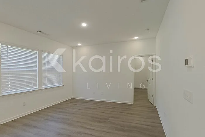 3 bed, 2.0 bath, 1152 sqft, $1,650 — Photo 4