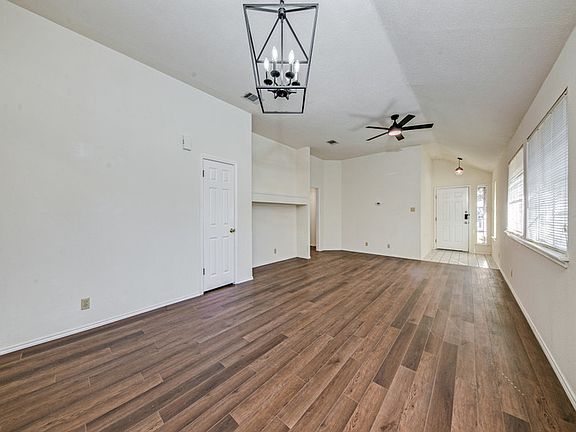 3rd image of 7934 Quail Breeze