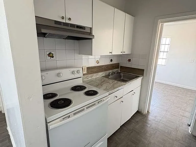1816 NW 46th St — Photo 14